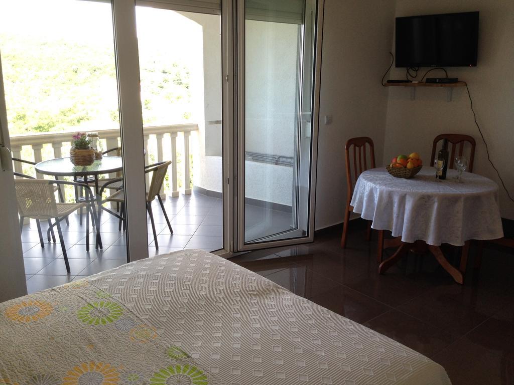 Apartmani Lazarevic Луштица Экстерьер фото